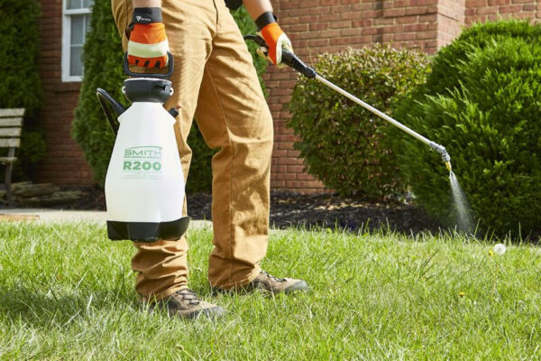 SMITH PERFORMANCE™ R200 2-GALLON COMPRESSION SPRAYER 190462 - Image 2
